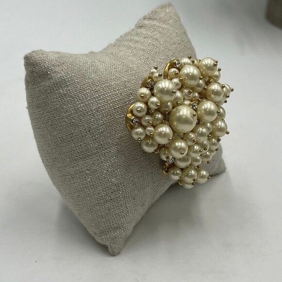 Carolee Vintage Signed Lux Gold Tone Lg Cluster Faux Pearl Crystal Heart Brooch - Picture 2 of 9